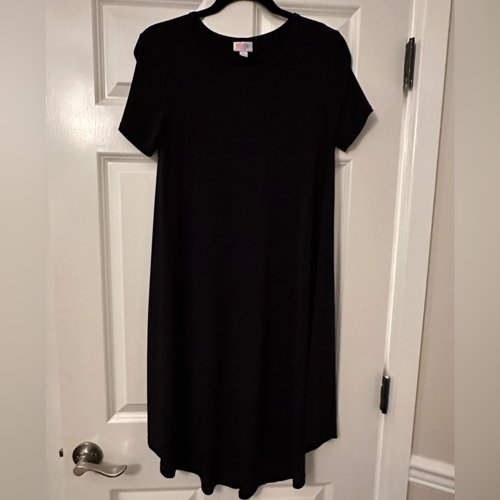 LuLaRoe Carly Black Swing Dress size Small